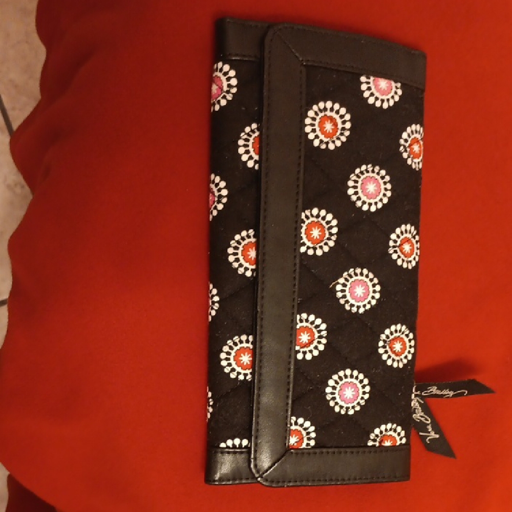 Cute Black Vera Bradley Wallet